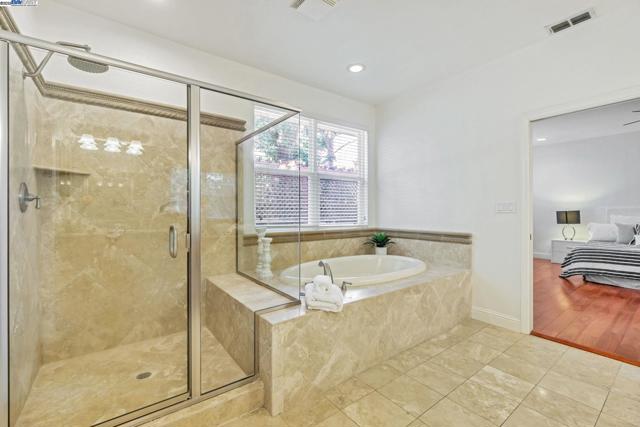 135 Cara Ct, Walnut Creek CA: https://media.crmls.org/mediaz/3c23674a-9e06-44e6-9edf-167335ea213e.jpg