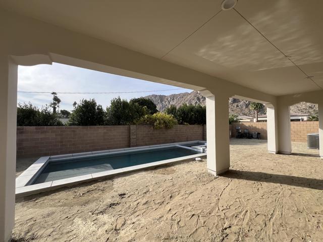 Image 3 of 37 For 78415 Heritage Way