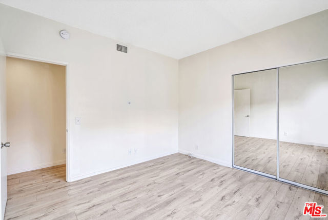 221 S Tower Drive, Beverly Hills CA: https://media.crmls.org/mediaz/3c23d4cb-e643-4610-9de9-7ec6dbfec260.jpg