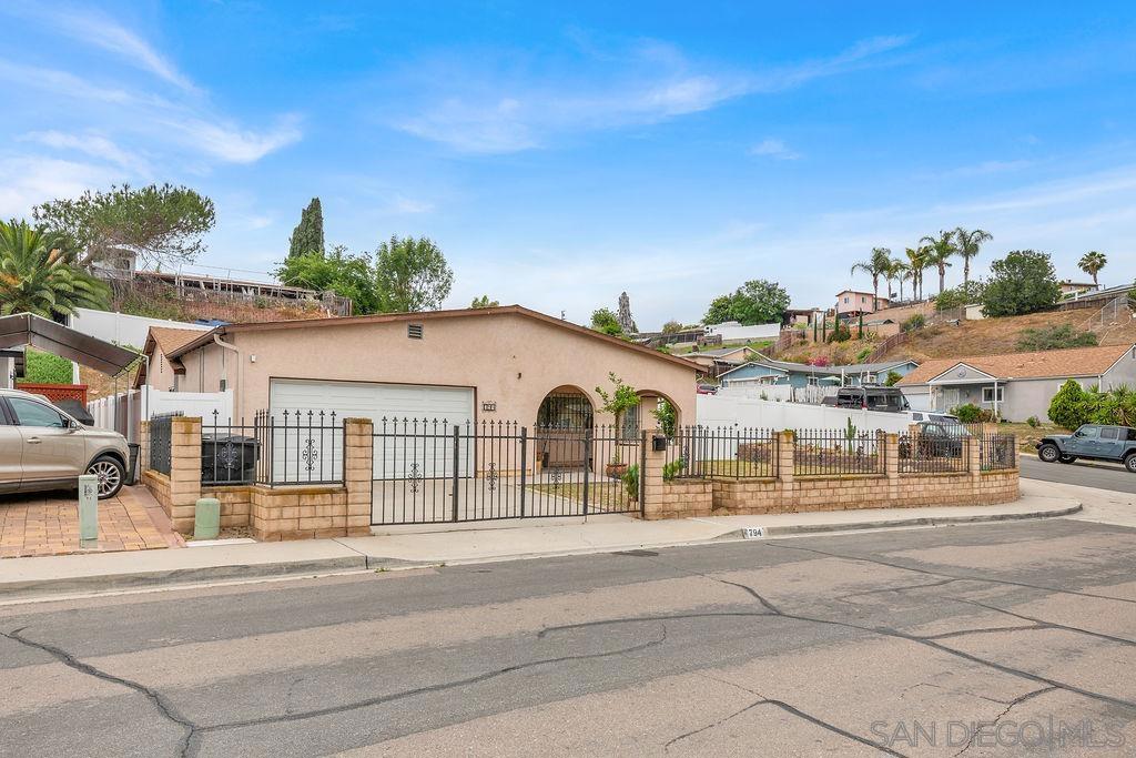 794 Braun Ave