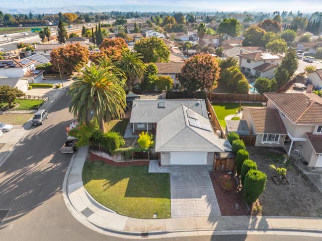 5510 Dunsburry Way, San Jose CA: https://media.crmls.org/mediaz/3c243229-542f-47c2-b578-b07ad5c5c7b3.jpg