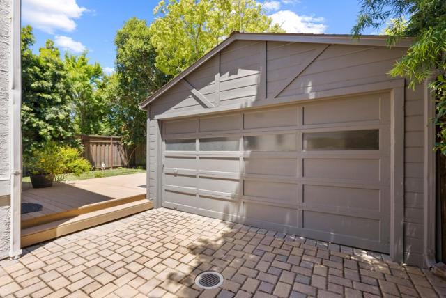 1227 Oak Street, San Mateo CA: https://media.crmls.org/mediaz/3c247cf1-7cc5-458e-b6ed-c3888e173d0c.jpg