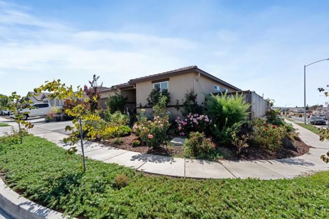 2141 Wildflower Drive, Hollister CA: https://media.crmls.org/mediaz/3c25d971-790d-48a6-b53e-cbf2564a4476.jpg