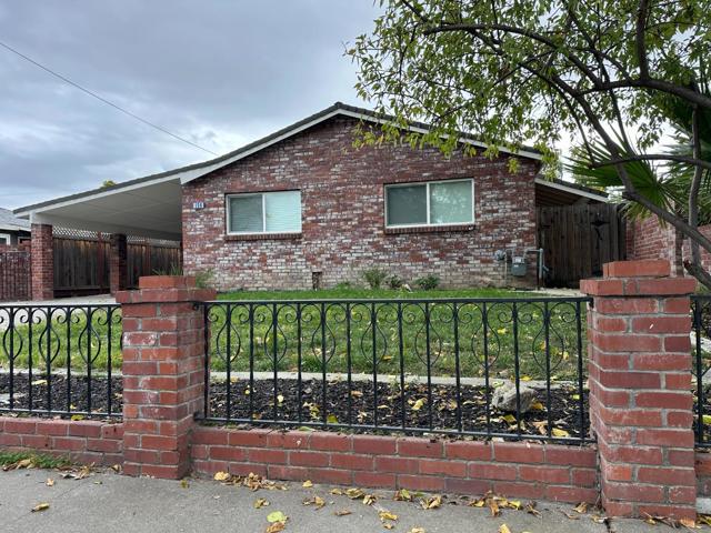 130 E 21st Street, Tracy CA: https://media.crmls.org/mediaz/3c25fe43-662d-4df8-9168-fa34a74eb587.jpg