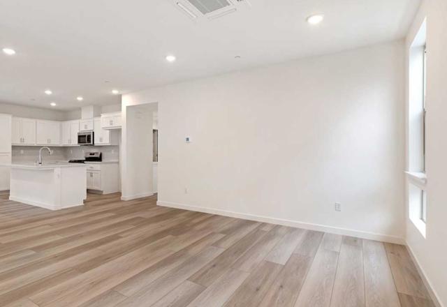6681 Optimum Loop, San Jose CA: https://media.crmls.org/mediaz/3c262716-55dc-4f07-b587-b24d273bbfe7.jpg