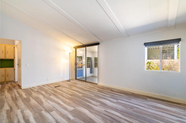 14 International Boulevard, Rancho Mirage CA: https://media.crmls.org/mediaz/3c263b6b-a698-49f1-b864-bf05c6055265.jpg