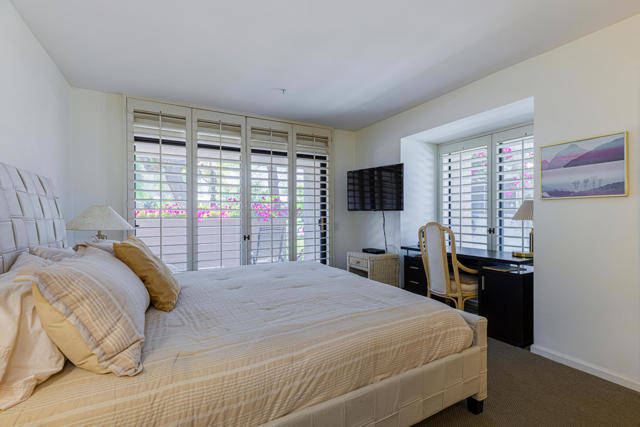 605 E Amado Road, Palm Springs CA: https://media.crmls.org/mediaz/3c26b0f6-ccf7-432c-b924-8a334fb73041.jpg