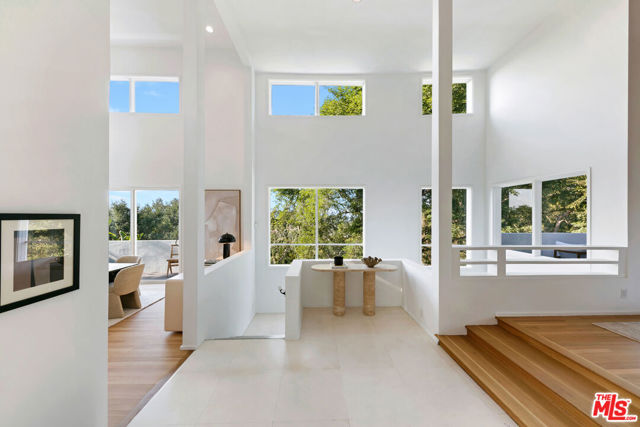 6969 Woodrow Wilson Drive, Los Angeles CA: https://media.crmls.org/mediaz/3c272fcd-0b82-47df-b1ec-3ba19764f44b.jpg