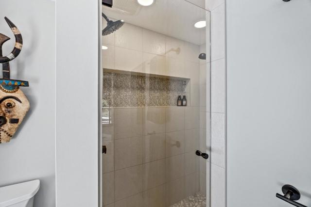 21 Kite Hill Road, Santa Cruz CA: https://media.crmls.org/mediaz/3c27b68f-c521-4d2b-814b-3a84caa9d734.jpg