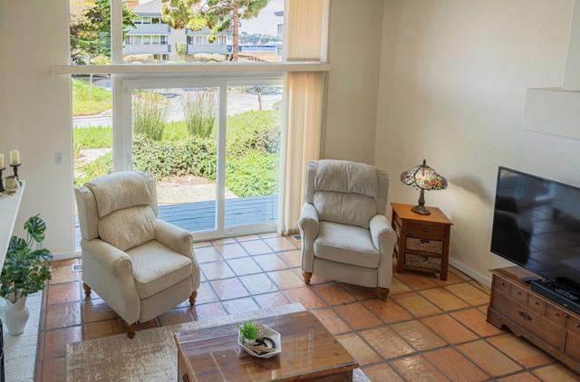 39 La Playa Street, Monterey CA: https://media.crmls.org/mediaz/3c28072e-780c-4c49-9f4c-05b1f412ddea.jpg