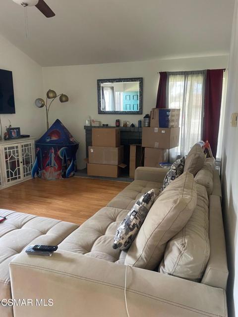 3440 Via Marina Avenue, Oxnard CA: https://media.crmls.org/mediaz/3c285d40-7015-4746-85f4-1114687b2fc6.jpg