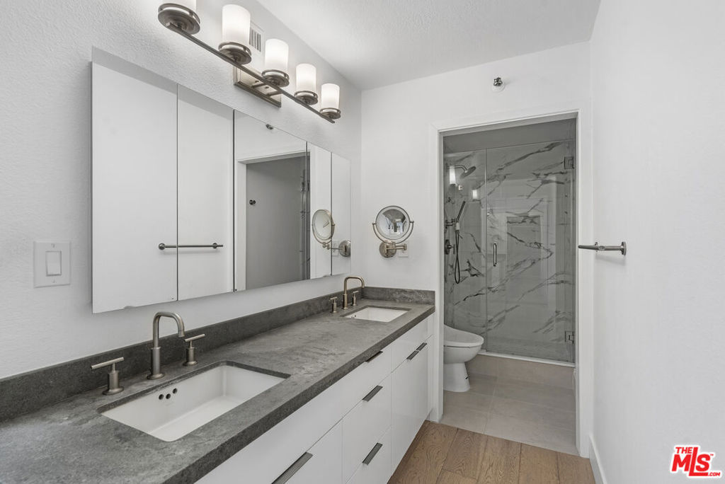 https://media.crmls.org/mediaz/3c28b9c9-7b59-41d3-8df0-2409b5006ad8.jpg?preset=X-Large