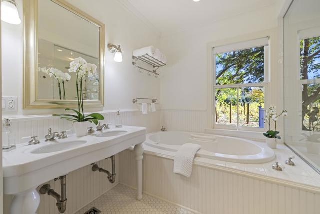 2551 Grant Street, Calistoga CA: https://media.crmls.org/mediaz/3c28eceb-16b9-47a3-a010-35a715144728.jpg