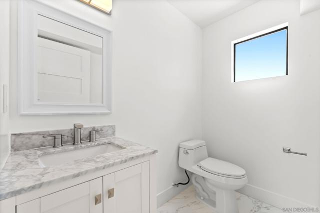 1034 Pennsylvania Avenue, San Diego CA: https://media.crmls.org/mediaz/3c295a61-5b3a-473e-9810-c5fb109578f5.jpg