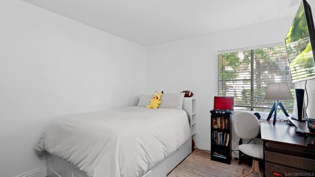 725 Brookstone Road, Chula Vista CA: https://media.crmls.org/mediaz/3c295aca-dc83-4ebf-bc67-f4fc2f5ab3fe.jpg