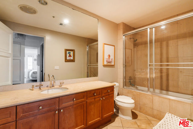 1835 Pandora Avenue, Los Angeles CA: https://media.crmls.org/mediaz/3c296a28-0555-4b32-8b45-5d8e0d874864.jpg