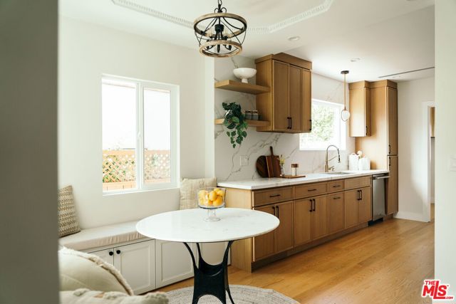 1237 S Curson Avenue, Los Angeles CA: https://media.crmls.org/mediaz/3c29de1e-b7e2-4aee-a7c9-7e7cc3e8321a.jpg