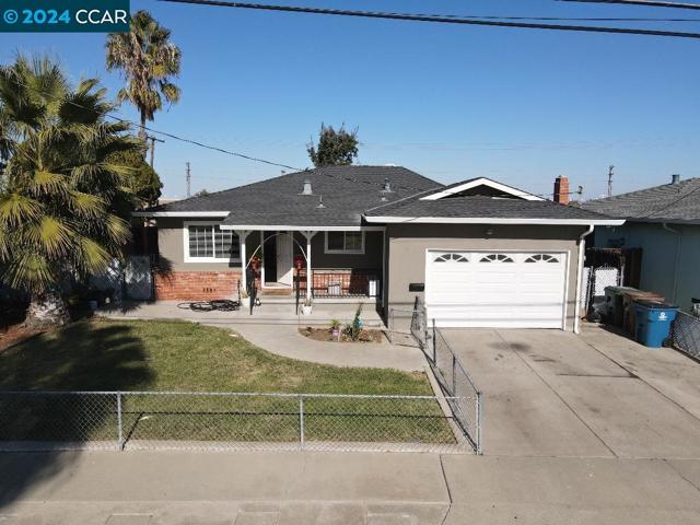 4304 Belle Dr, Antioch CA: https://media.crmls.org/mediaz/3c2ab429-d462-4a80-b301-948d4a92d0b4.jpg