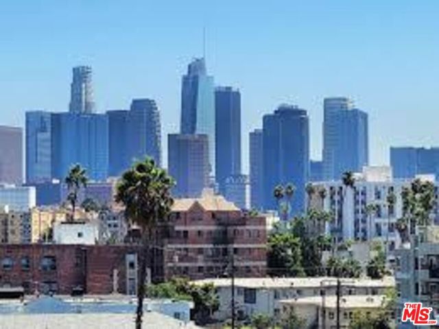 2121 James M Wood Boulevard, Los Angeles CA: https://media.crmls.org/mediaz/3c2ab90d-3f2b-49f3-84f3-a36345225445.jpg