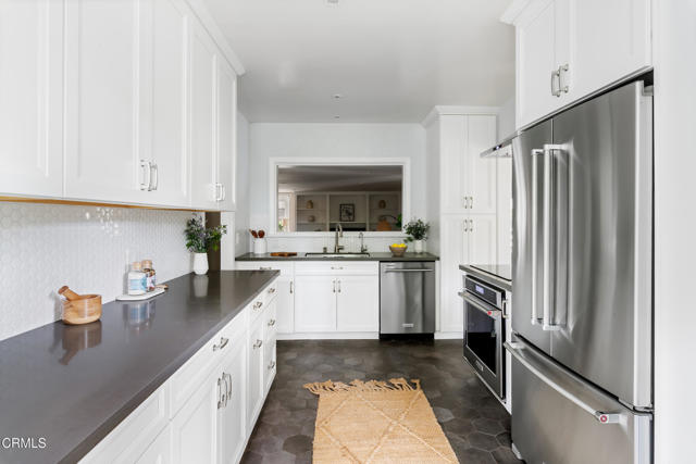 413 Sycamore Place, Sierra Madre CA: https://media.crmls.org/mediaz/3c2b2e42-adc4-45a8-ad2d-c3c7b8b47b5b.jpg