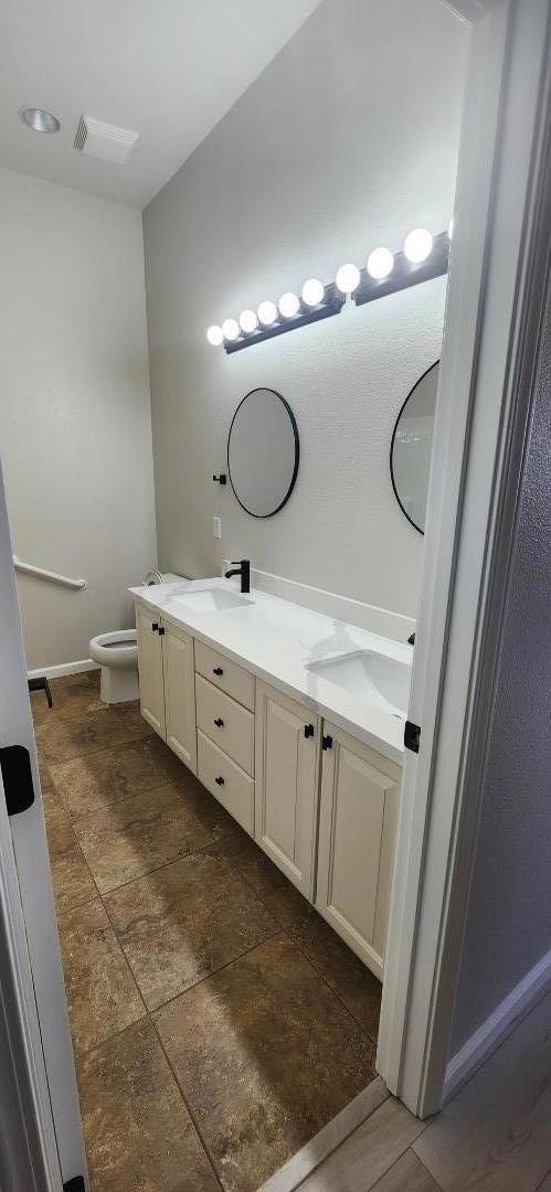 9657 Richlyn Way, Elk Grove CA: https://media.crmls.org/mediaz/3c2b7b58-8649-4db9-8f74-ae9a87845b74.jpg