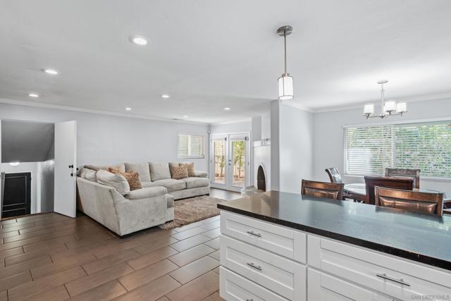 2167 Sunset Drive, Escondido CA: https://media.crmls.org/mediaz/3c2c606e-fb97-4bec-ac42-17f115f4350d.jpg