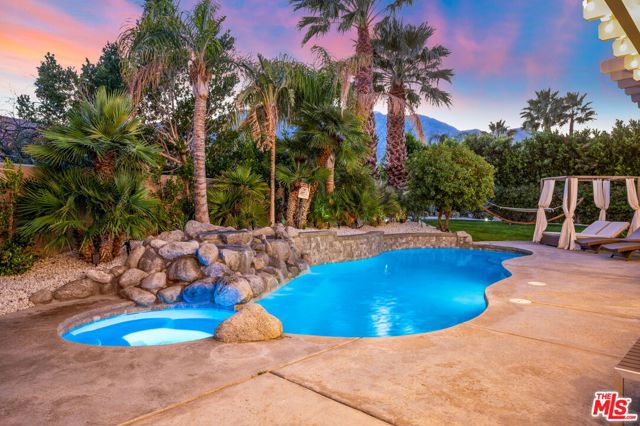 1083 E Circulo San Sorrento Road, Palm Springs CA: https://media.crmls.org/mediaz/3c2d1cf1-6420-4ee5-9fd0-870c46a57d7e.jpg