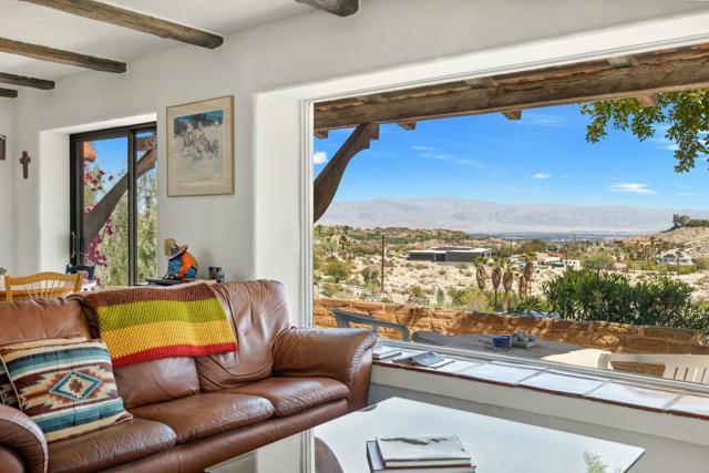 48600 Coyote Road, Palm Desert CA: https://media.crmls.org/mediaz/3c2db849-7aeb-4274-8ce9-b9e97a7ee39a.jpg
