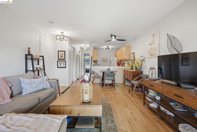 4081 Clayton Rd., Concord CA: https://media.crmls.org/mediaz/3c2e1315-34b3-409c-901a-b79bb3c5966c.jpg