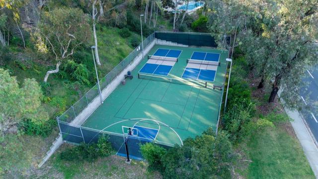 2038 Avenue Of The Trees, Carlsbad CA: https://media.crmls.org/mediaz/3c2e8983-4e82-4300-97f6-b6643a15891f.jpg