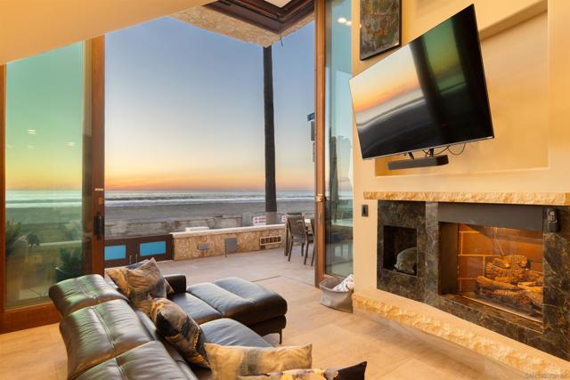 Image 2 of 33 For 3921 Ocean Front Walk