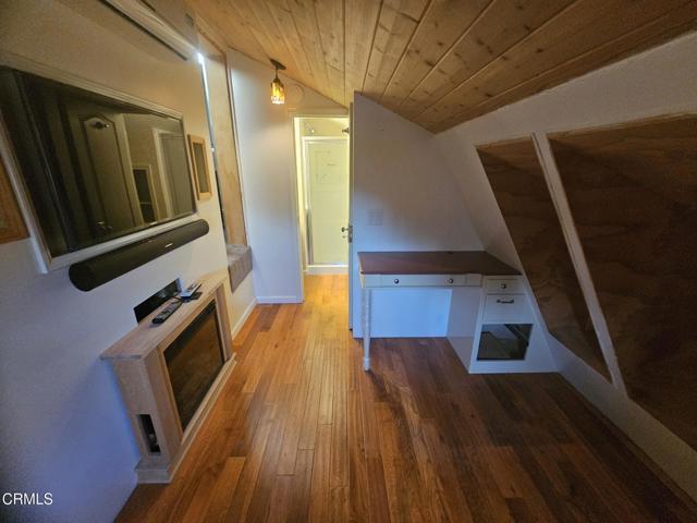 11643 Luanda Street, Lakeview Terrace CA: https://media.crmls.org/mediaz/3c2eb6ed-679a-4a2b-a70c-5dd37c09a073.jpg