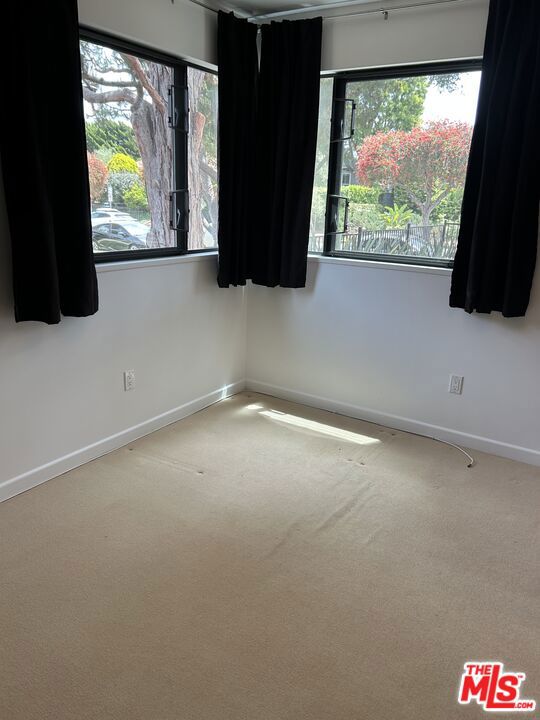 2917 Urban Avenue, Santa Monica CA: https://media.crmls.org/mediaz/3c2f49b3-2e82-4ed3-9191-19bc78e6dcf5.jpg