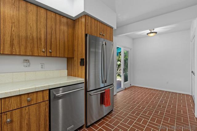 3419 Freeman St, San Diego CA: https://media.crmls.org/mediaz/3c2f5500-c81c-48b5-b609-6c060edfd37c.jpg