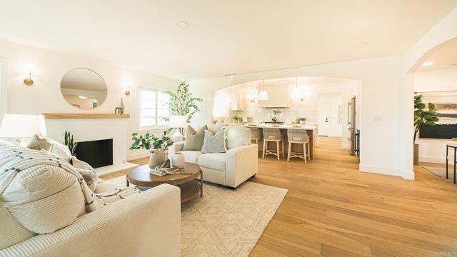 Detail Gallery Image 9 of 63 For 1045 Tarento Dr, San Diego,  CA 92107 - 4 Beds | 4 Baths