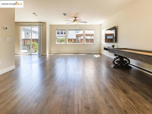 270 Guthrie Lane, Brentwood CA: https://media.crmls.org/mediaz/3c2fbe5b-362e-49e1-a61f-258416d0b8e0.jpg