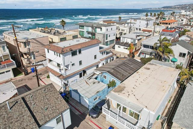 719 Jersey Ct, San Diego CA: https://media.crmls.org/mediaz/3c2fc34b-0f12-450d-8739-87e1ff7bc067.jpg