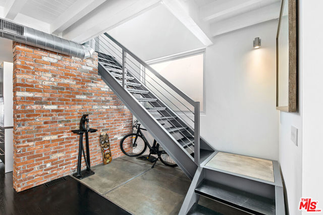 1430 Abbot Kinney Boulevard, Venice CA: https://media.crmls.org/mediaz/3c3016c6-93d4-4429-b148-0b031ce82082.jpg