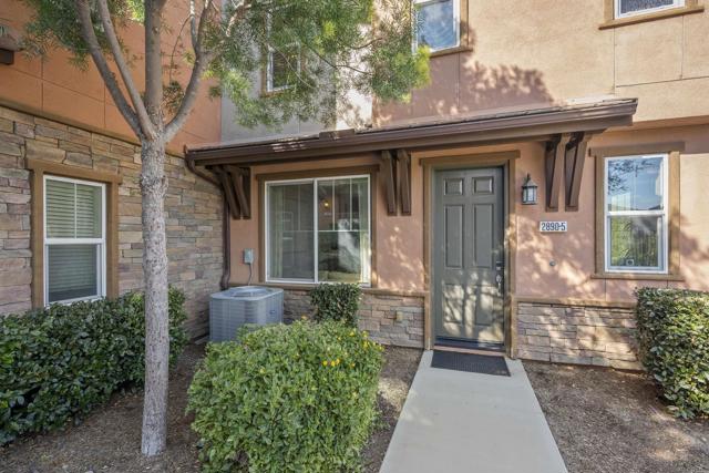 Detail Gallery Image 5 of 50 For 2890 Silver Medal Rd #5,  Chula Vista,  CA 91915 - 4 Beds | 2/1 Baths