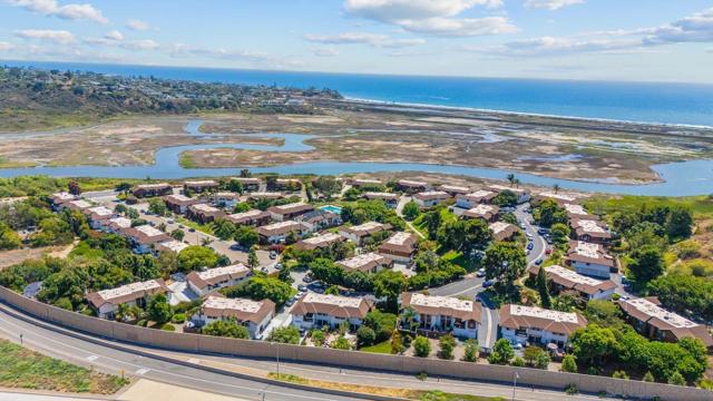 2459 Caminito Ocean Cv, Cardiff by the Sea CA: https://media.crmls.org/mediaz/3c302a14-7a15-4097-a677-d1834499323a.jpg