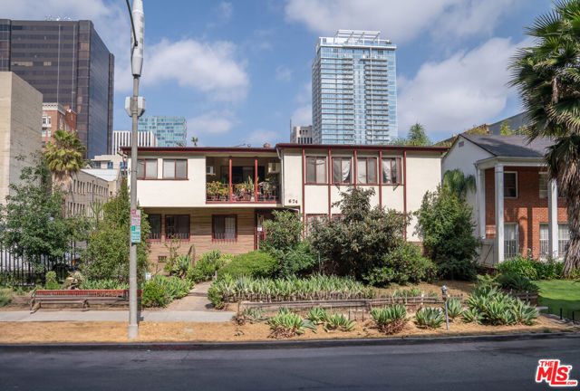 Image 8 of 19 For 674 Catalina Street