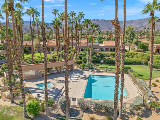 48641 Palo Verde Court, Palm Desert CA: https://media.crmls.org/mediaz/3c3128f0-84c9-4136-97d5-b3bdb22dd5b9.jpg