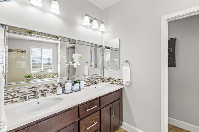 Image 20 of 42 For 6672 Adare Ln