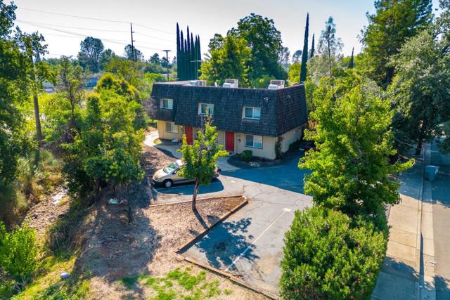 2429 Court Street, Redding CA: https://media.crmls.org/mediaz/3c31c091-012b-41fc-ae2f-4b977df44bc5.jpg