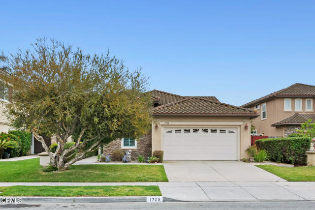 1728 Via Pajaro, Camarillo CA: https://media.crmls.org/mediaz/3c31f451-75fd-4561-ab51-68bb8270f79f.jpg