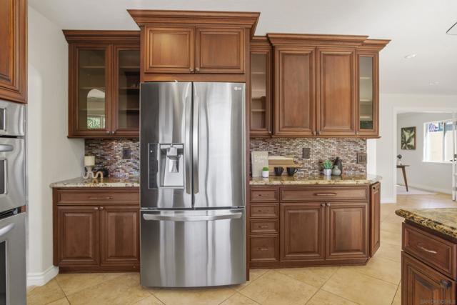 9932 Ironwood Place, San Diego CA: https://media.crmls.org/mediaz/3c320834-c506-488f-9315-aaa180a1c391.jpg