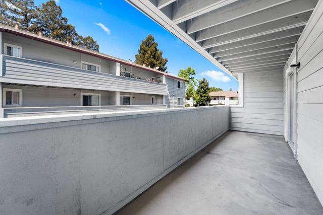 29628 Desert Oak Ct, Hayward CA: https://media.crmls.org/mediaz/3c32baab-2d7d-4ea8-96c5-b0aaa9ef6559.jpg