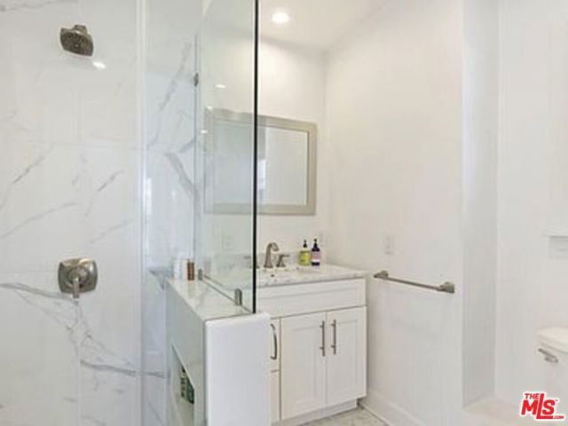 840 S Curson Avenue, Los Angeles CA: https://media.crmls.org/mediaz/3c32c476-94cf-4d29-ad3c-7408e98bbf98.jpg