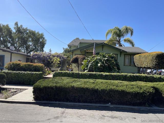 270 Madrona Street, Chula Vista CA: https://media.crmls.org/mediaz/3c33743a-2951-4033-8da4-af47fe89f0a3.jpg