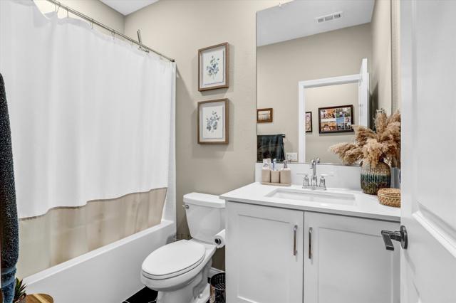 Detail Gallery Image 12 of 32 For 2332 Trevi Cir, Chula Vista,  CA 91913 - 4 Beds | 3 Baths